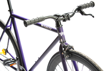 โหลดรูปภาพลงในเครื่องมือใช้ดูของ Gallery The Foxtrot